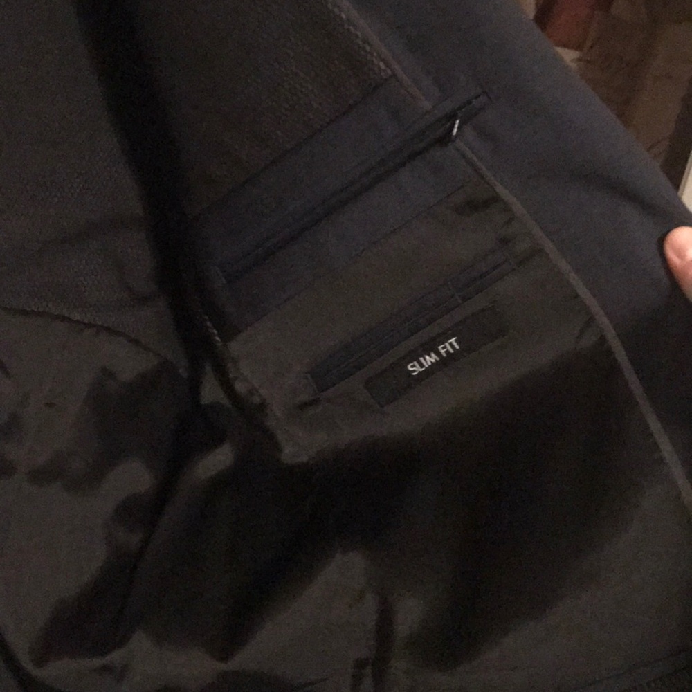 Men’s Slim Fit Suit - Picture 6 of 7
